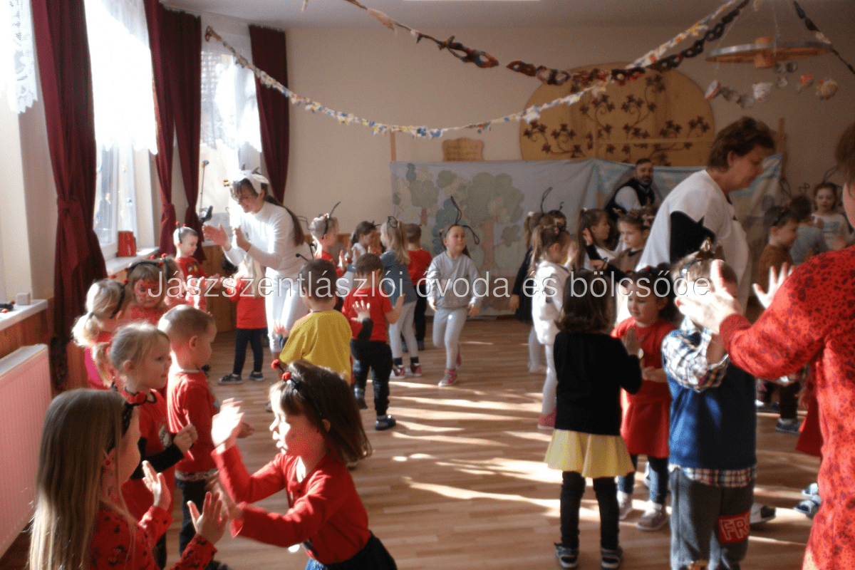 Galéria - 2021 - Farsang bölcsi - Szent László Óvoda és Bölcsőde